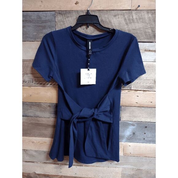 NWT Agnes & Dora Small Women's Side Seam Sash Top Shirt Navy Blue Short Sleeve - Picture 1 of 4